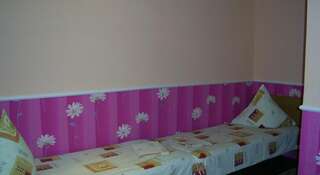 Гостиница Guest House Semejnyy Ochag Поповка Четырёхместный номер с отдельной ванной комнатой-4